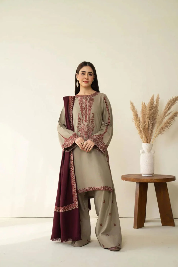 Romaisa Embroidered 3pcs – Zorva.pk